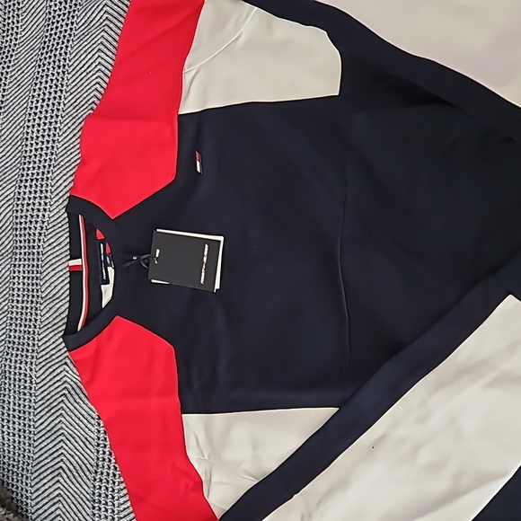 Tommy Hilfiger Long Sleeve Sweatshirt.BRAND NEW w/ TAGS!! - Picture 6 of 7